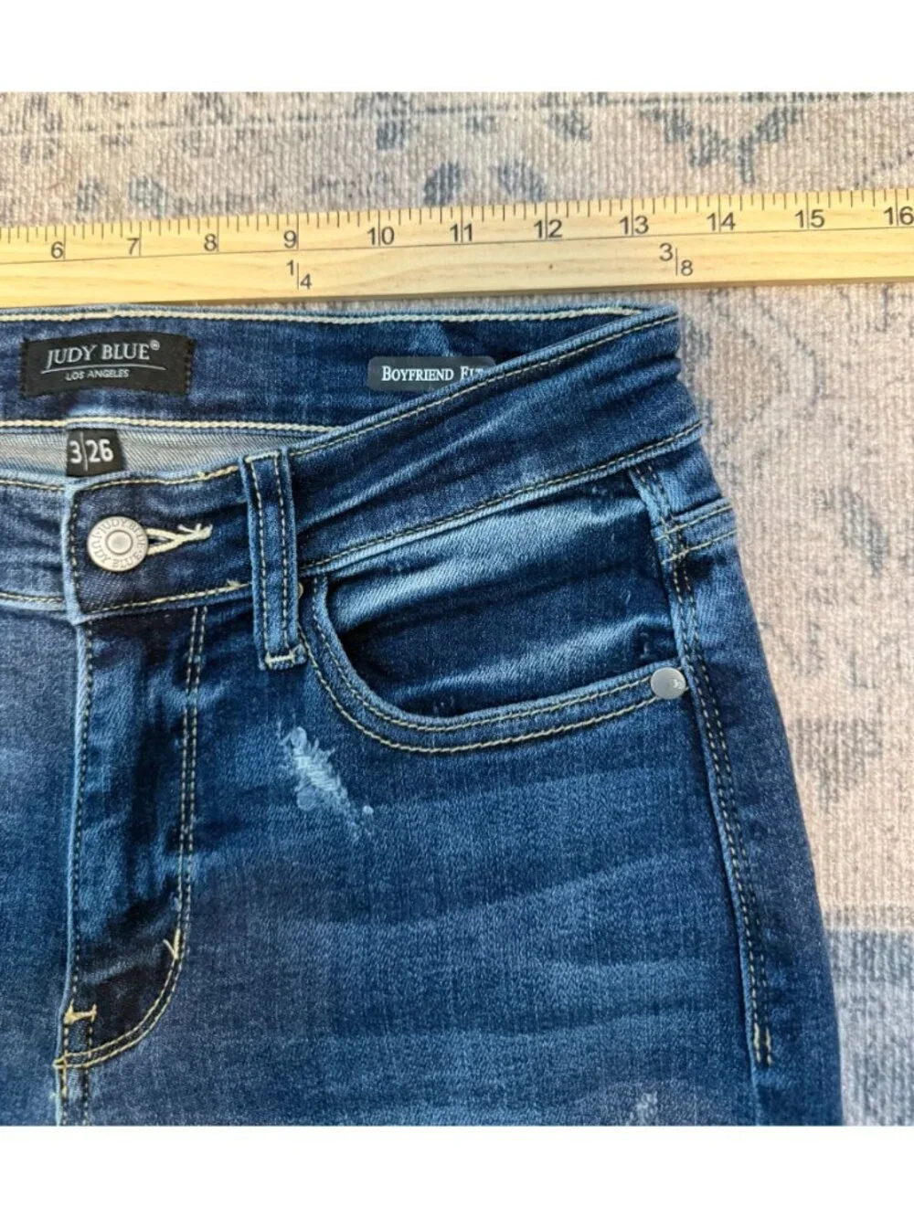 Judy Blue Boyfriend Fit Medium Wash Distressed Mid Rise Jeans 3/26 Stretch Boho